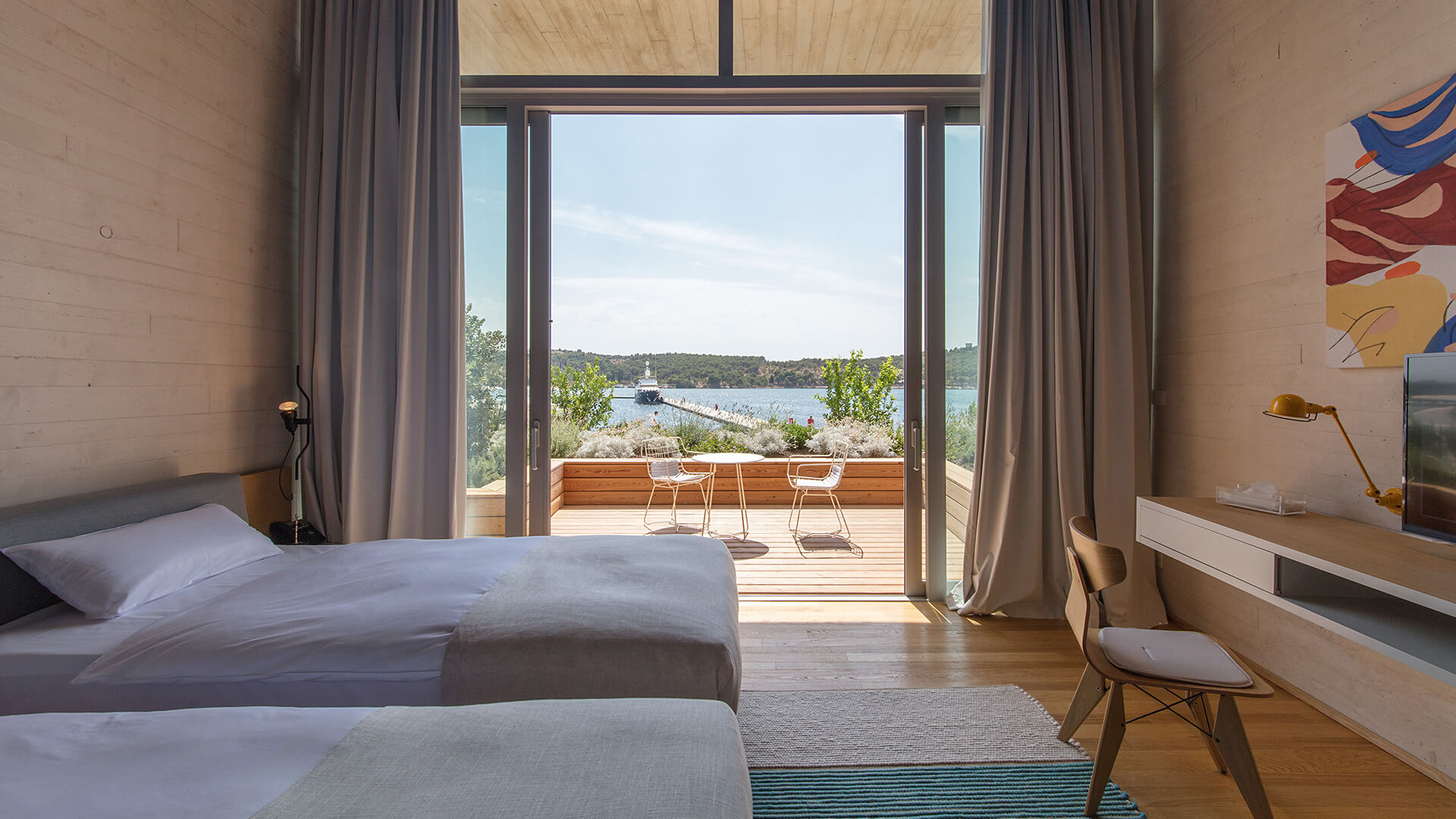 deluxe-room-1